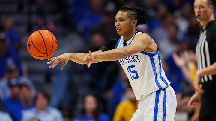 Nov 7, 2025; Lexington, Kentucky, USA; Kentucky Wildcats guard Jaland Lowe (15) passes the ball during the first half against the Valparaiso Beacons at Rupp Arena at Central Bank Center. Mandatory Credit: Jordan Prather-Imagn Images