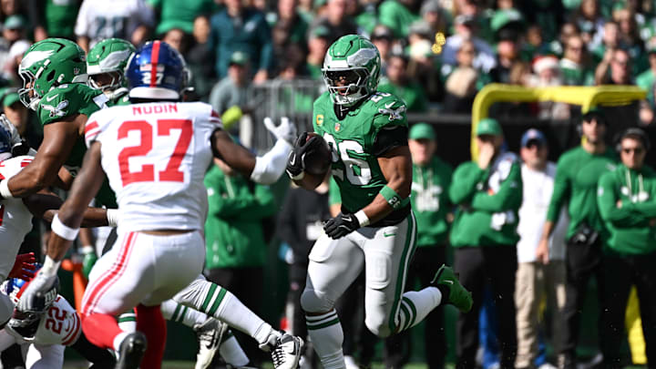 Oct 26, 2025; Philadelphia, Pennsylvania, USA; Philadelphia Eagles running back Saquon Barkley (26) runs in the first quarter against the New York Giants at Lincoln Financial Field. Oct 26, 2025; Philadelphia, Pennsylvania, USA; Philadelphia Eagles running back Saquon Barkley (26) runs in the first quarter against the New York Giants at Lincoln Financial Field.