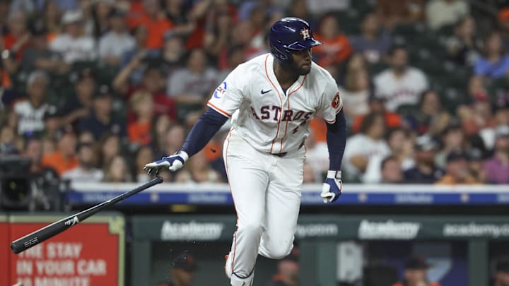 Apr 29, 2025; Houston, Texas, USA; Houston Astros designated hitter Yordan Alvarez (44) hits an RBI single during the seventh inning against the Detroit Tigers at Daikin Park. Mandatory Credit: Troy Taormina-Imagn Images Apr 29, 2025; Houston, Texas, USA; Houston Astros designated hitter Yordan Alvarez (44) hits an RBI single during the seventh inning against the Detroit Tigers at Daikin Park. Mandatory Credit: Troy Taormina-Imagn Images