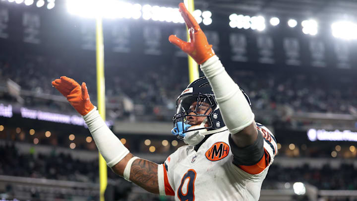 Nov 28, 2025; Philadelphia, Pennsylvania, USA; Chicago Bears safety Jaquan Brisker (9) reacts after the Philadelphia Eagles were unable to complete a two-point conversion during the fourth quarter of the game at Lincoln Financial Field. Mandatory Credit: Bill Streicher-Imagn Images
