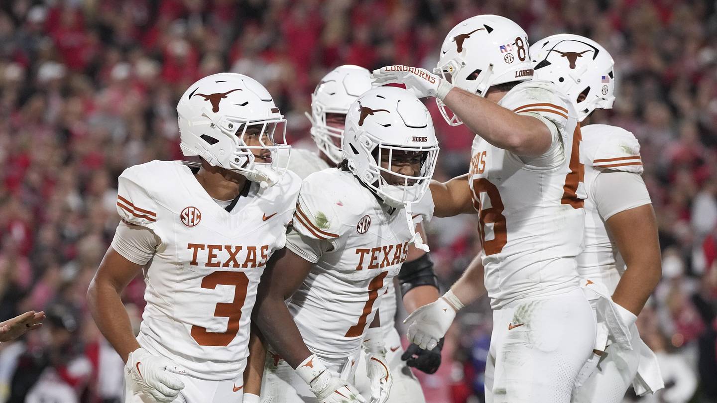 Texas Longhorns Wide Receivers Receive Hefty Praise in Lates
