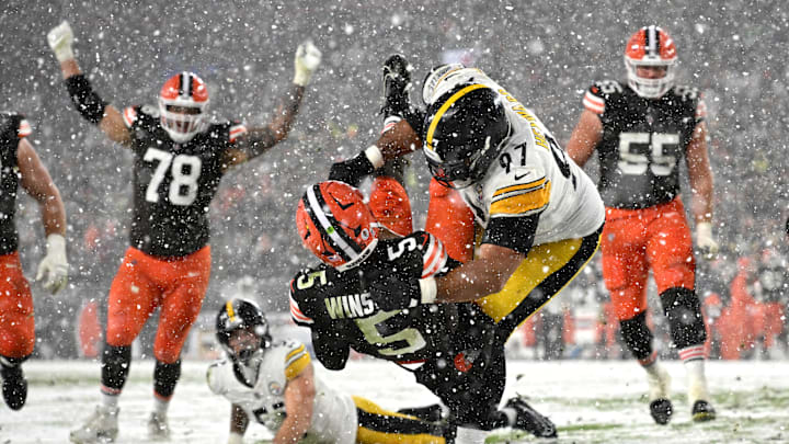 Pittsburgh Steelers v Cleveland Browns