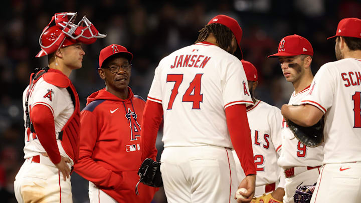 May 2, 2025; Anaheim, California, USA; Los Angeles Angels manager Ron Washington (37) removes Los Angeles Angels pitcher Kenley Jansen (74) from the game during the ninth inning against the Detroit Tigers at Angel Stadium. Mandatory Credit: Jason Parkhurst-Imagn Images
