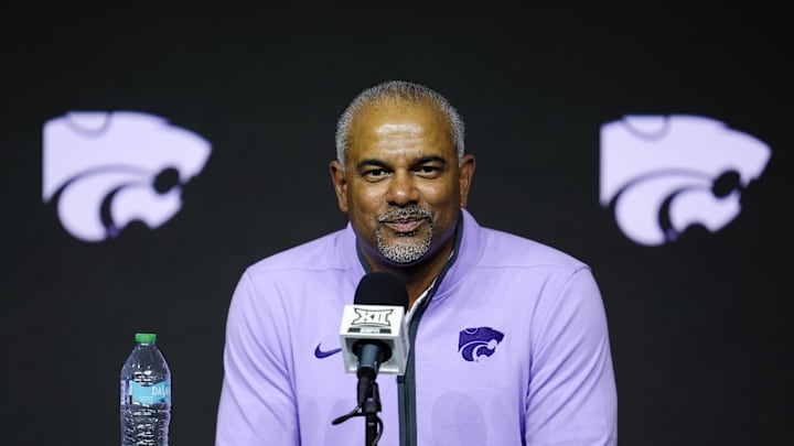 Oct 23, 2024; Kansas City, MO, USA; Kansas State Wildcats head coach Jerome Tang talks to media during the Big 12 Men’s Basketball Media Day at T-Mobile Center. Mandatory Credit: Jay Biggerstaff-Imagn Images Oct 23, 2024; Kansas City, MO, USA; Kansas State Wildcats head coach Jerome Tang talks to media during the Big 12 Men’s Basketball Media Day at T-Mobile Center. Mandatory Credit: Jay Biggerstaff-Imagn Images