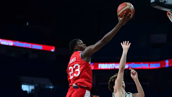 Syracuse basketball has extended a scholarship offer to Canadian five-star Paul Osaruyi, the No. 1 big man in the 2027 class.