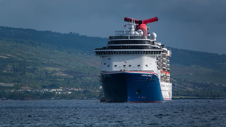 Carnival Miracle In Hawaii