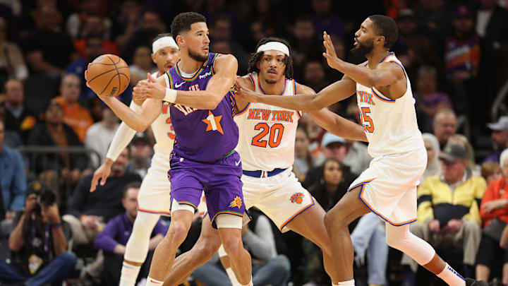 New York Knicks v Phoenix Suns