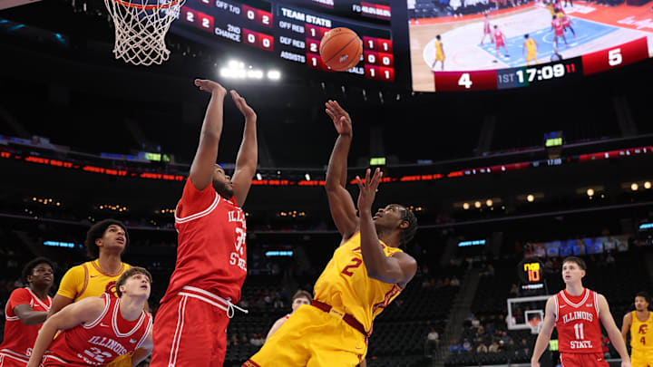  Illinois State Redbirds forward Chase Walker 