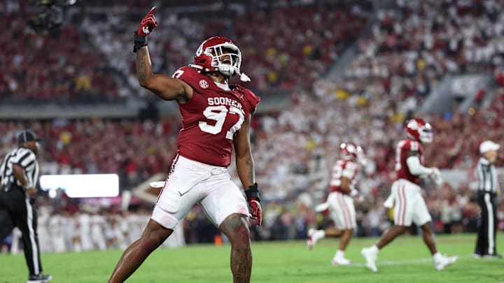  Oklahoma Sooners defensive lineman Marvin Jones Jr. (97) 
