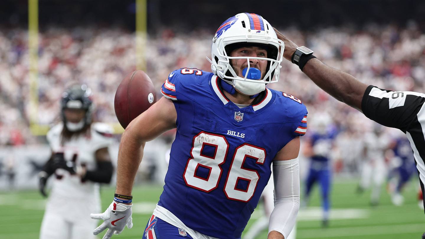 Bills' Injury Report (Ravens Week): Dalton Kincaid, DJ Moore Limited Wednesday