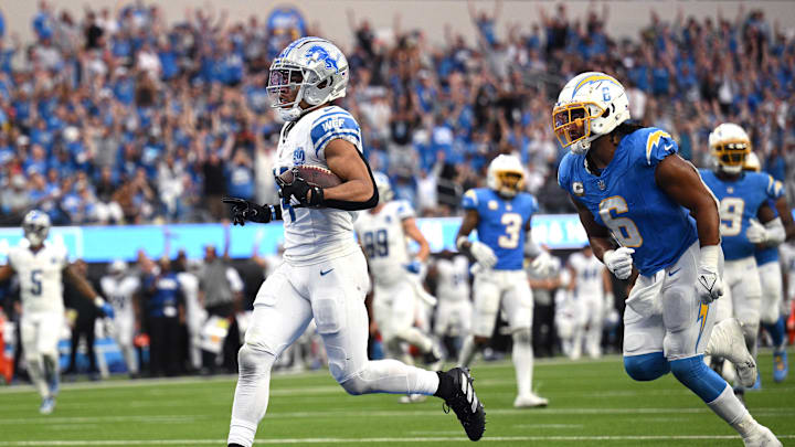 Detroit Lions wide receiver Amon-Ra St. Brown (14).