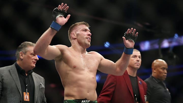 UFC 282: Till v Du Plessis