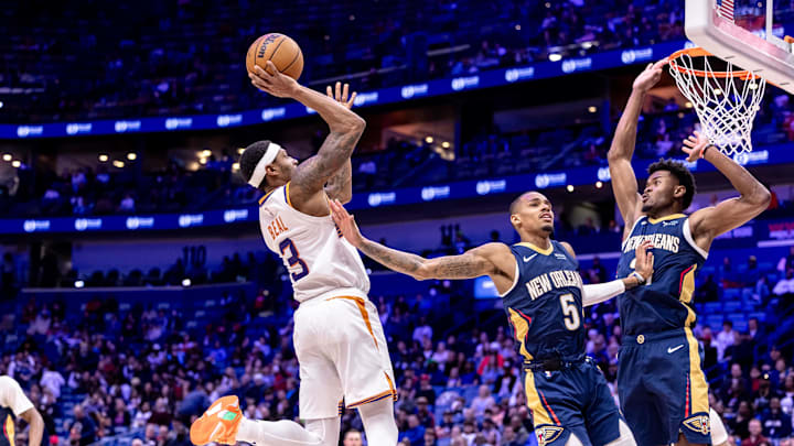 Dec 5, 2024; New Orleans, Louisiana, USA; Phoenix Suns guard Bradley Beal (3) shoots a jump shot over New Orleans Pelicans guard Dejounte Murray (5) during the second half at Smoothie King Center. Mandatory Credit: Stephen Lew-Imagn Images Dec 5, 2024; New Orleans, Louisiana, USA; Phoenix Suns guard Bradley Beal (3) shoots a jump shot over New Orleans Pelicans guard Dejounte Murray (5) during the second half at Smoothie King Center. Mandatory Credit: Stephen Lew-Imagn Images