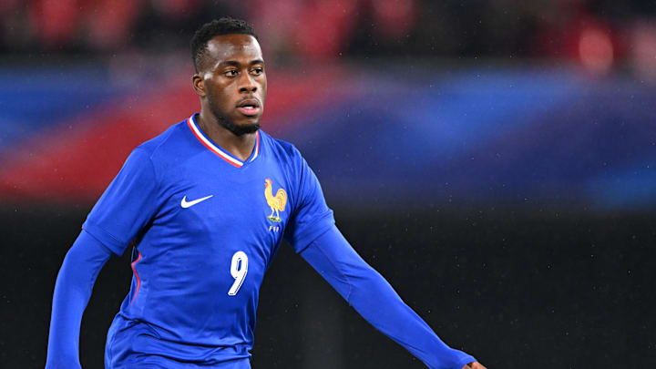 Arnaud Kalimuendo steht vor einem Wechsel in die Bundesliga