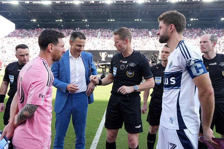 Lionel Messi and Thomas Müller