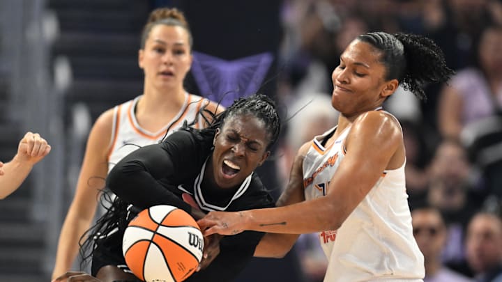 Aug 19, 2025; San Francisco, California, USA; Golden State Valkyries forward Laeticia Amihere (3) and Phoenix Mercury forward Alyssa Thomas (25) wrestle for the ball in the first quarter at Chase Center. Mandatory Credit: Eakin Howard-Imagn Images Aug 19, 2025; San Francisco, California, USA; Golden State Valkyries forward Laeticia Amihere (3) and Phoenix Mercury forward Alyssa Thomas (25) wrestle for the ball in the first quarter at Chase Center. Mandatory Credit: Eakin Howard-Imagn Images