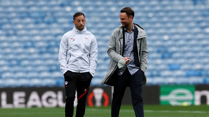 Christopher Vivell (rechts), im Gespräch mit Ex-RB-Coach Domenico Tedesco