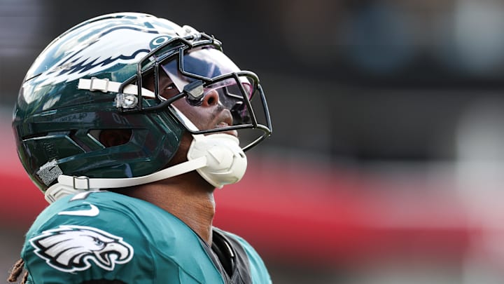Philadelphia Eagles cornerback Kelee Ringo (7) warms up on the field before the game against Tampa Bay Buccaneers at Raymond James Stadium.