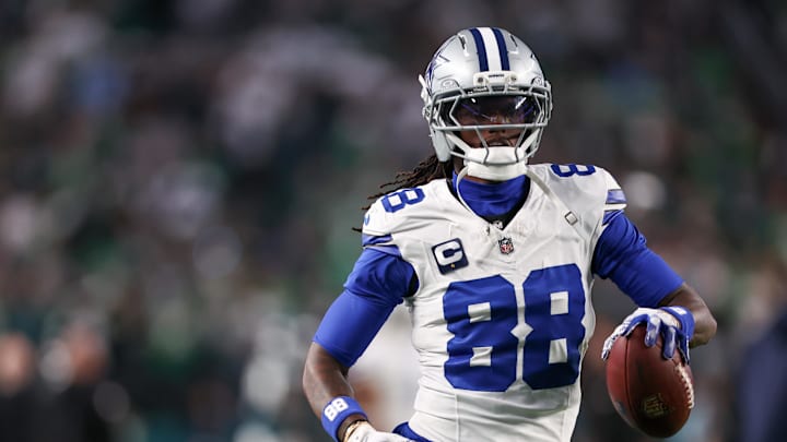 Dallas Cowboys wide receiver CeeDee Lamb warms up prior to the game against the Philadelphia Eagles at Lincoln Financial Field. Dallas Cowboys wide receiver CeeDee Lamb warms up prior to the game against the Philadelphia Eagles at Lincoln Financial Field.