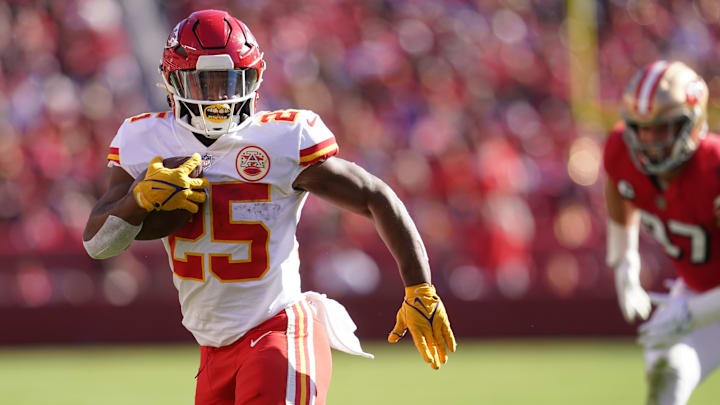 Oct 23, 2022; Santa Clara, California, USA; Kansas City Chiefs running back Clyde Edwards-Helaire (25) runs for a touchdown against the San Francisco 49ers in the third quarter at Levi's Stadium. Mandatory Credit: Cary Edmondson-Imagn Images