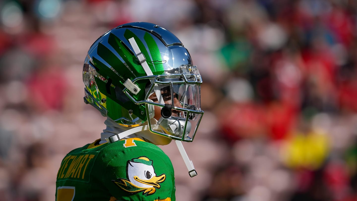 Former No. 1 WR under pressure in final college football season