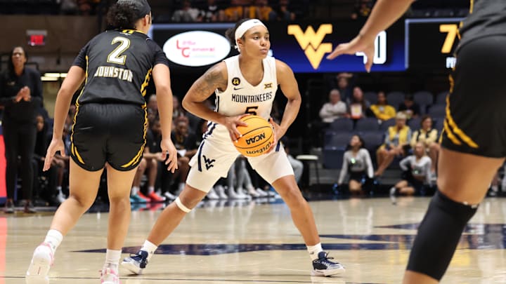 West Virginia University guard Sydney Shaw