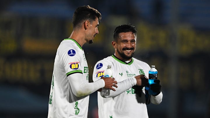 América-MG conseguiu sua classificação ao playoffs da Sul-Americana na "bacia das almas"