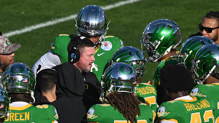 Jan 1, 2025; Pasadena, CA, USA; Oregon Ducks head coach Dan Lanning during a timeout in the first quarter against the Ohio State Buckeyes at Rose Bowl Stadium. Mandatory Credit: Robert Hanashiro-Imagn Images