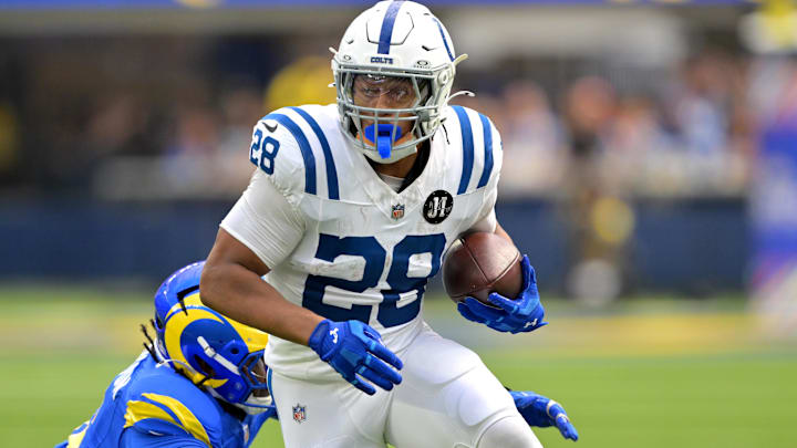 Sep 28, 2025; Inglewood, California, USA; Indianapolis Colts running back Jonathan Taylor (28) carries the ball in the first half against the Los Angeles Rams at SoFi Stadium. 