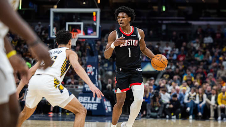 Mar 4, 2025; Indianapolis, Indiana, USA; Houston Rockets forward Amen Thompson (1) dribbles the ball while Indiana Pacers guard Ben Sheppard (26) defends in the first half at Gainbridge Fieldhouse. Mandatory Credit: Trevor Ruszkowski-Imagn Images Mar 4, 2025; Indianapolis, Indiana, USA; Houston Rockets forward Amen Thompson (1) dribbles the ball while Indiana Pacers guard Ben Sheppard (26) defends in the first half at Gainbridge Fieldhouse. Mandatory Credit: Trevor Ruszkowski-Imagn Images