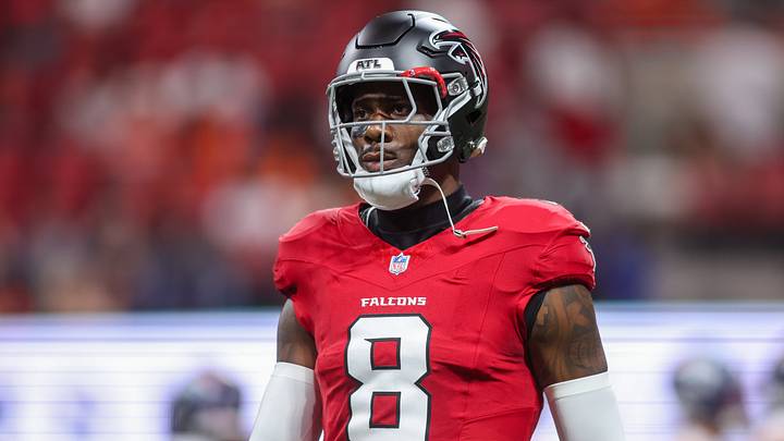 Aug 14, 2026; Atlanta, Georgia, USA; Atlanta Falcons tight end Kyle Pitts Sr. (8) in action against the Denver Broncos in the first quater at Mercedes-Benz Stadium. Aug 14, 2026; Atlanta, Georgia, USA; Atlanta Falcons tight end Kyle Pitts Sr. (8) in action against the Denver Broncos in the first quater at Mercedes-Benz Stadium.