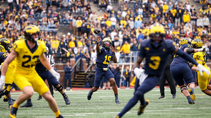 Michigan Maize vs Blue Spring Game