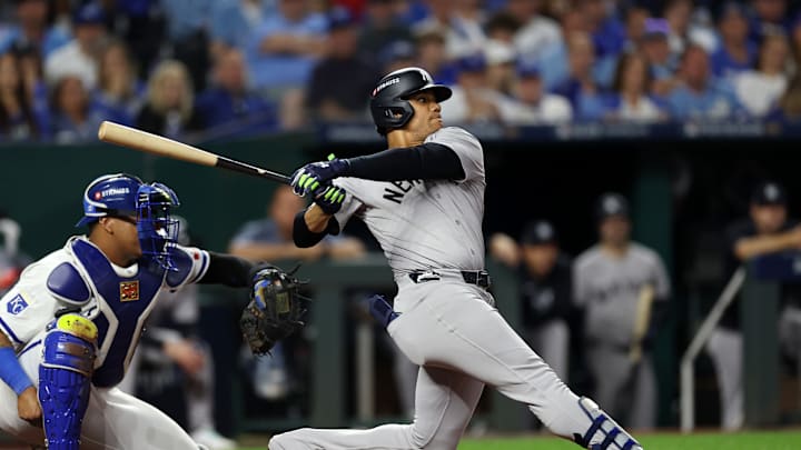 Division Series - New York Yankees v Kansas City Royals - Game 3