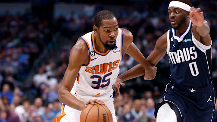 Durant lleva apenas 3 compromisos disputados con los Suns