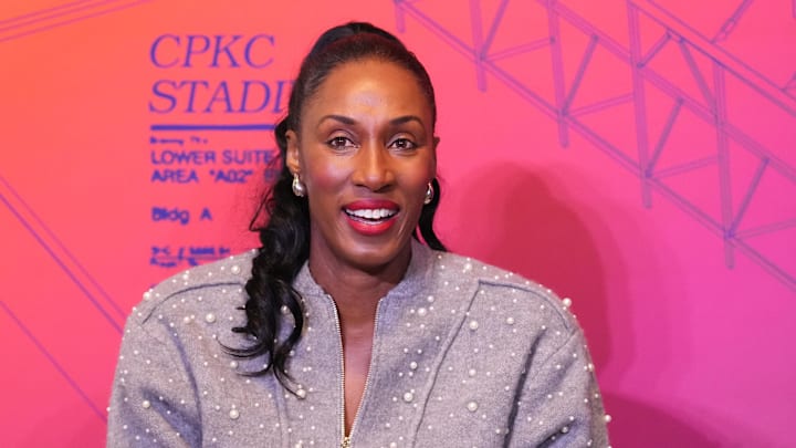 Nov 22, 2024; Kansas City, Missouri, USA; Former WNBA player and olympic athlete Lisa Leslie speaks during a DEI Summit ahead of the 2024 NWSL Championship match at Union Station. Mandatory Credit: Denny Medley-Imagn Images Nov 22, 2024; Kansas City, Missouri, USA; Former WNBA player and olympic athlete Lisa Leslie speaks during a DEI Summit ahead of the 2024 NWSL Championship match at Union Station. Mandatory Credit: Denny Medley-Imagn Images