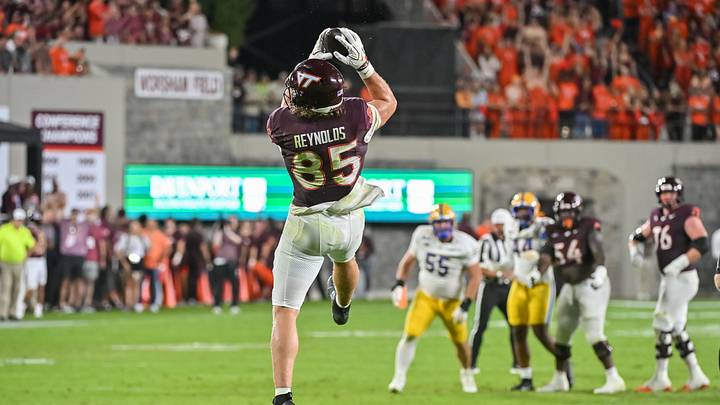 Oct 2, 2026; Blacksburg, Va.; Virginia Tech tight end Luke Reynolds (85) catches a pass against Pitt during the second quarter at Lane Stadium. Oct 2, 2026; Blacksburg, Va.; Virginia Tech tight end Luke Reynolds (85) catches a pass against Pitt during the second quarter at Lane Stadium.