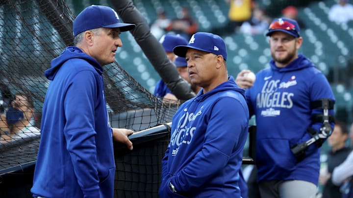 El alto mando de los Dodgers tiene varias decisiones que tomar