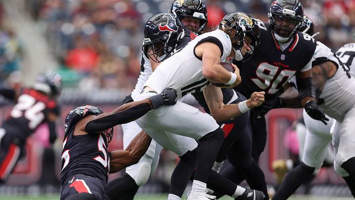 Nov 9, 2025; Houston, Texas, USA; Houston Texans defensive end Danielle Hunter (55) attempts to sack Jacksonville Jaguars quarterback Trevor Lawrence (16) during the game at NRG Stadium. Mandatory Credit: Troy Taormina-Imagn Images Nov 9, 2025; Houston, Texas, USA; Houston Texans defensive end Danielle Hunter (55) attempts to sack Jacksonville Jaguars quarterback Trevor Lawrence (16) during the game at NRG Stadium. Mandatory Credit: Troy Taormina-Imagn Images