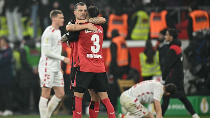 Granit Xhaka und Piero Hincapié