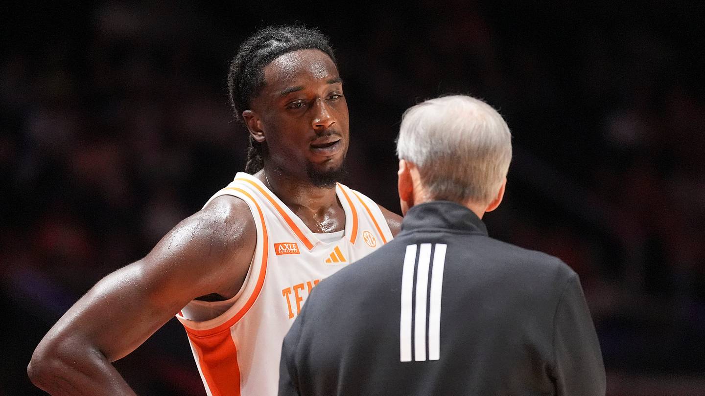 Panic meter at a 10? 3 takeways from Tennessee Basketball's blowout preseason loss to Duke