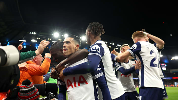 Spurs players celebrating Pedro Porro's goals