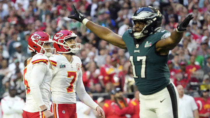 Philadelphia Eagles linebacker Nakobe Dean (17) reacts after Kansas City Chiefs placekicker Harrison Butker (7) misses a field goal attempt during the first quarter in Super Bowl LVII at State Farm Stadium in Glendale on Feb. 12, 2023.

Nfl Super Bowl Lvii Kansas City Chiefs Vs Philadelphia Eagles