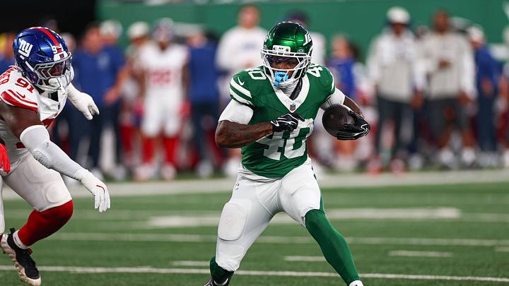 Aug 28, 2026; East Rutherford, New Jersey, USA; New York Jets running back Chip Trayanum (40) carries the ball against the New York Giants during the first half at MetLife Stadium. Mandatory Credit: Vincent Carchietta-Imagn Images Aug 28, 2026; East Rutherford, New Jersey, USA; New York Jets running back Chip Trayanum (40) carries the ball against the New York Giants during the first half at MetLife Stadium. Mandatory Credit: Vincent Carchietta-Imagn Images