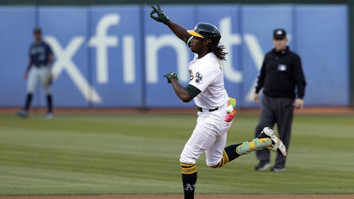 Sep 3, 2024; Oakland, California, USA; Oakland Athletics right fielder Lawrence Butler (4) runs out his solo home run against the Seattle Mariners during the first inning at Oakland-Alameda County Coliseum. Mandatory Credit: D. Ross Cameron-Imagn Images Sep 3, 2024; Oakland, California, USA; Oakland Athletics right fielder Lawrence Butler (4) runs out his solo home run against the Seattle Mariners during the first inning at Oakland-Alameda County Coliseum. Mandatory Credit: D. Ross Cameron-Imagn Images