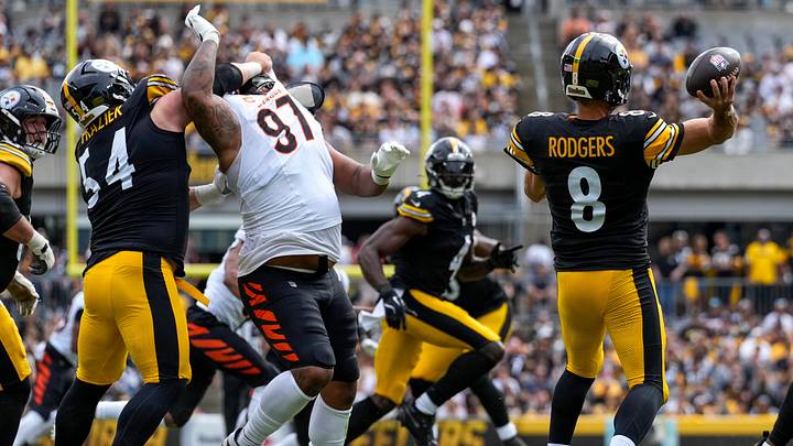 Pittsburgh Steelers center Zach Frazier (54) holds Cincinnati Bengals defensive tackle Dexter Lawrence II (97) in the second quarter of the NFL Week 3 game between the Pittsburgh Steelers and the Cincinnati Bengals at Acrisure Stadium in Pittsburgh on Sunday, Sept. 27, 2026. The game was tied at 17 at halftime. Pittsburgh Steelers center Zach Frazier (54) holds Cincinnati Bengals defensive tackle Dexter Lawrence II (97) in the second quarter of the NFL Week 3 game between the Pittsburgh Steelers and the Cincinnati Bengals at Acrisure Stadium in Pittsburgh on Sunday, Sept. 27, 2026. The game was tied at 17 at halftime.