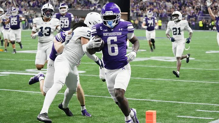 Oct 2, 2026; Evanston, Illinois, USA; Northwestern Wildcats running back Joseph Himon II (6) runs the ball for a touchdown against the Penn State Nittany Lions during the half quarter at New Ryan Field. Mandatory Credit: David Banks-Imagn Images Oct 2, 2026; Evanston, Illinois, USA; Northwestern Wildcats running back Joseph Himon II (6) runs the ball for a touchdown against the Penn State Nittany Lions during the half quarter at New Ryan Field. Mandatory Credit: David Banks-Imagn Images