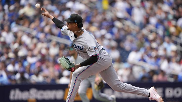 May 27, 2026; Toronto, Ontario, CAN; Miami Marlins starting pitcher Eury Perez (39) pitches to the Toronto Blue Jays during the third inning at Rogers Centre. Mandatory Credit: John E. Sokolowski-Imagn Images May 27, 2026; Toronto, Ontario, CAN; Miami Marlins starting pitcher Eury Perez (39) pitches to the Toronto Blue Jays during the third inning at Rogers Centre. Mandatory Credit: John E. Sokolowski-Imagn Images