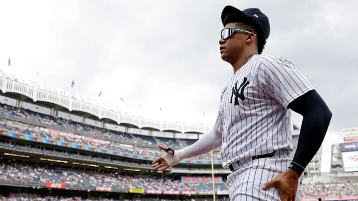 ¿Debe Juan Soto firmar con los Yankees?