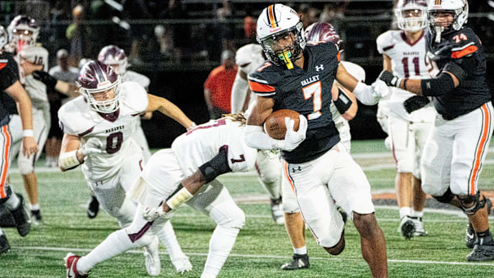 West Des Moines Valley's Jayden McGregory received an offer from the Georgia Bulldogs. West Des Moines Valley's Jayden McGregory received an offer from the Georgia Bulldogs.