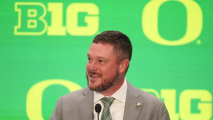 Jul 23, 2025; Las Vegas, NV, USA; Oregon head coach Dan Lanning speaks to the media during the Big Ten NCAA college football media days at Mandalay Bay Resort. Mandatory Credit: Lucas Peltier-Imagn Images